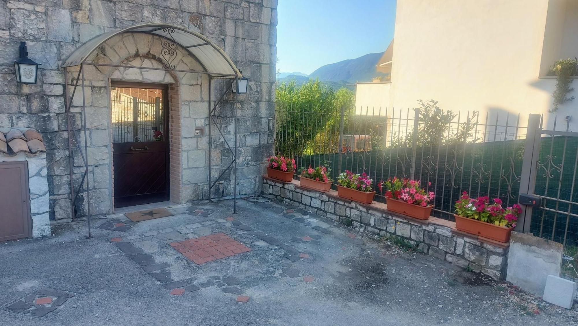 Casale Di Pesche Bed & Breakfast Екстериор снимка